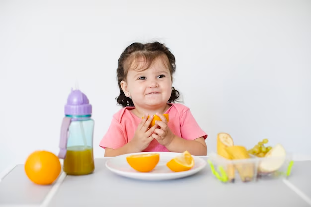 Baby-Led Weaning vs. Traditional Weaning: Simplifying Toddler Nutrition with Kendamil Formula